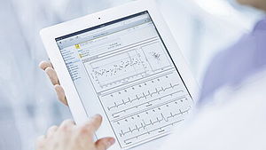 Tablet-Screen mit medizinischen Daten