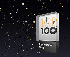 Trophäe mit Schriftzug Top 100 Top Innovator 2026
