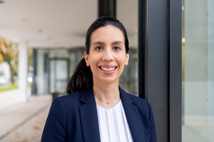 Dr. Viola Henke ist Mitglied der Geschäftsleitung bei DMI und stellvertretende Vorstandsvorsitzende beim Bundesverband Gesundheits-IT (bvitg e.V.).
