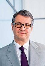 Andreas Strausfeld Andreas Strausfeld