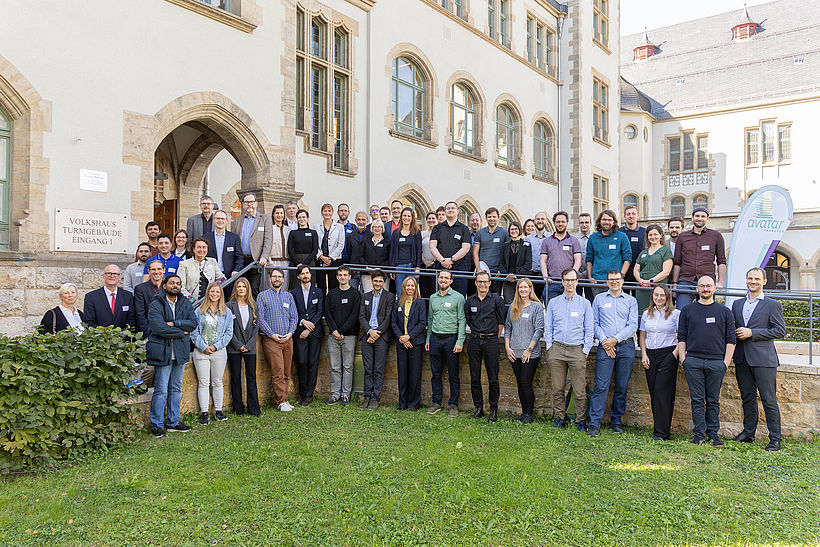 Die Partner des Forschungsclusters AVATAR-Transfer beim Jahreskongress im Volkshaus Jena vergangene Woche. Gemeinsam arbeiten sie daran, Gesundheitsdaten sicher nutzbar zu machen.